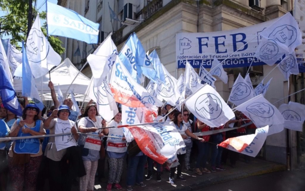 Docentes piden audiencia “urgente” a Vidal y postergan definición sobre medidas de fuerza 