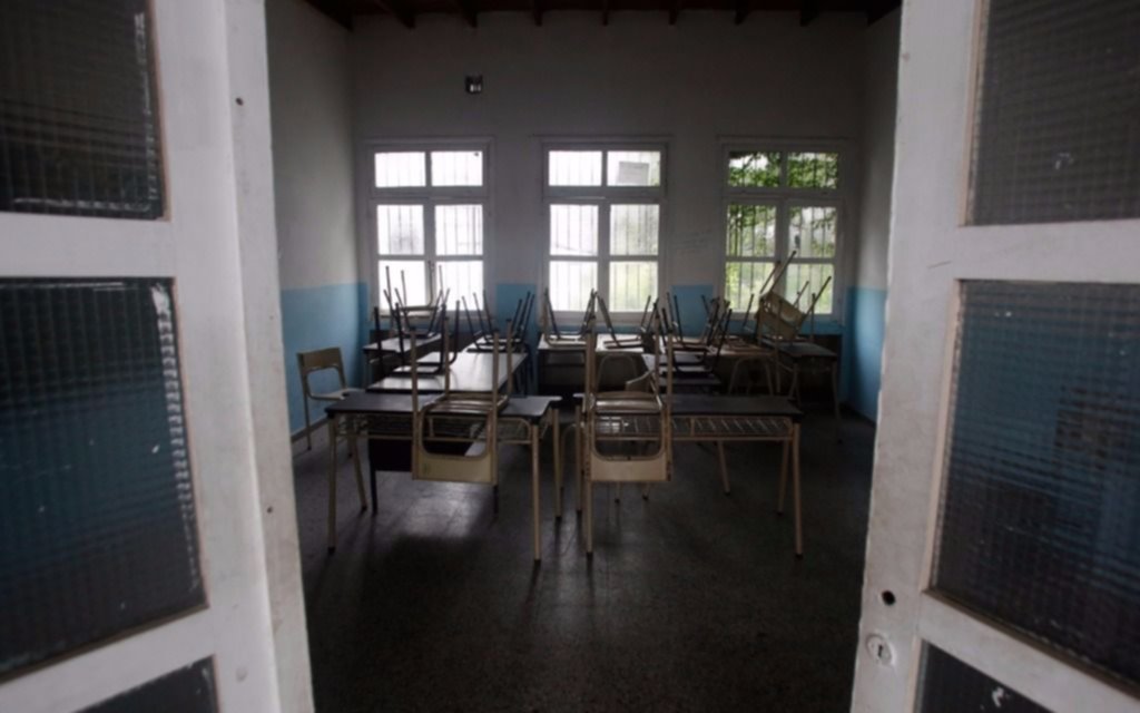 Docentes: Ctera convocó a un paro para el miércoles y adhiere a huelga de CGT del jueves 