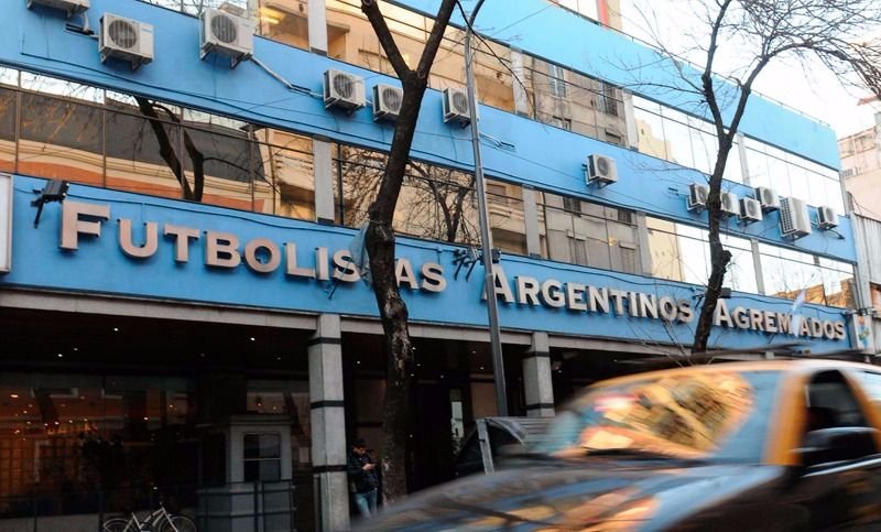 Futbolistas Argentinos Agremiados le pidió a FIFA "dejar sin efecto" la sanción a Messi
