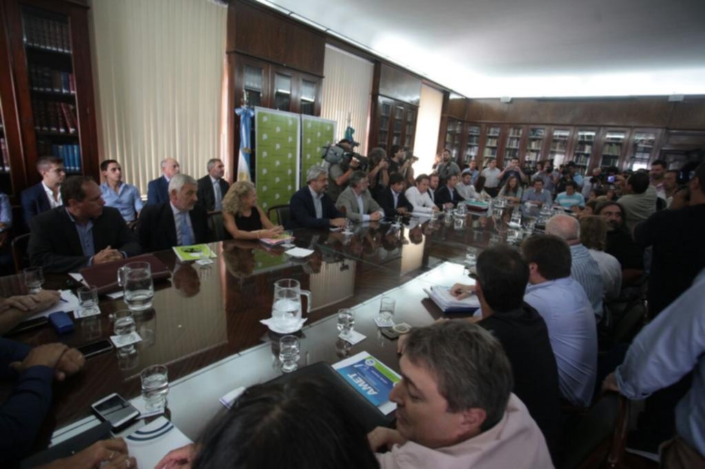 Se estancó la paritaria salarial docente y mañana se sabrá si comienzan las clases