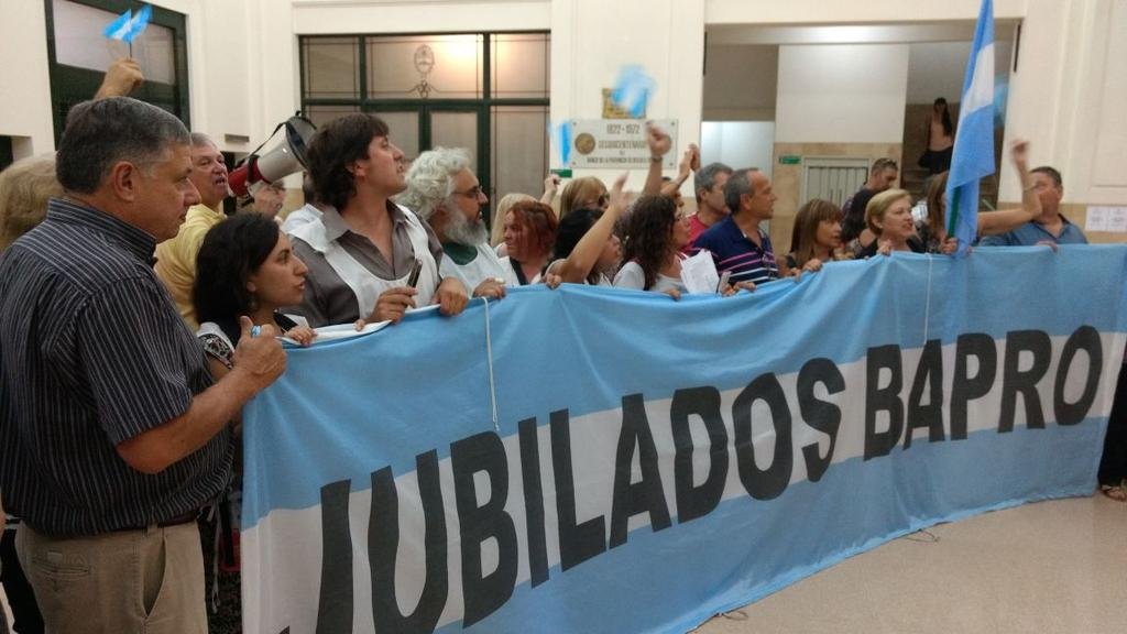 La Corte aceptó tratar el planteo contra la reforma previsional en el Banco Provincia