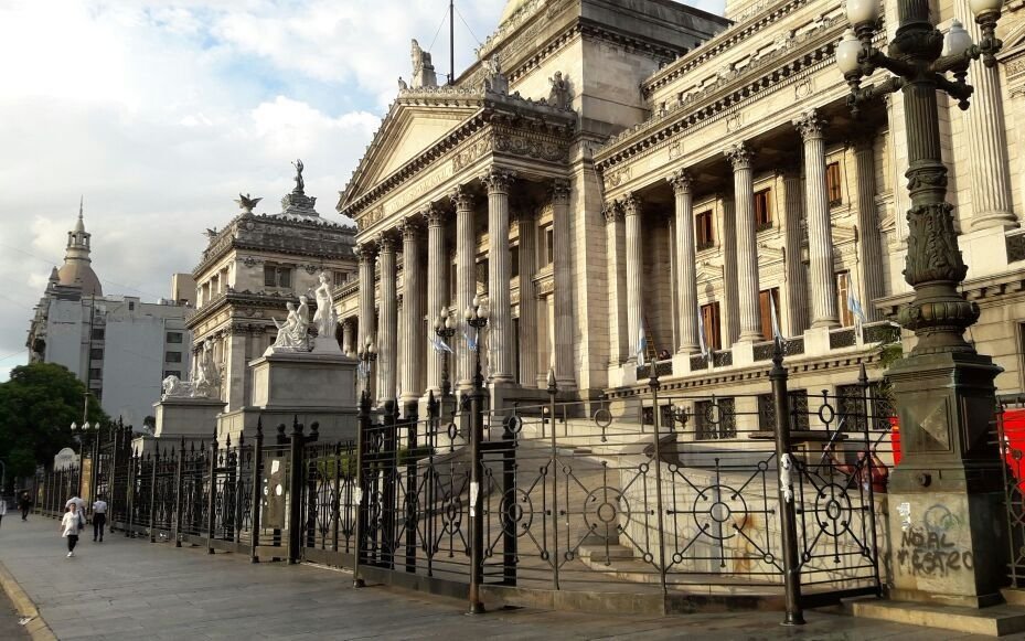 Fuerte operativo de seguridad en torno al Congreso
