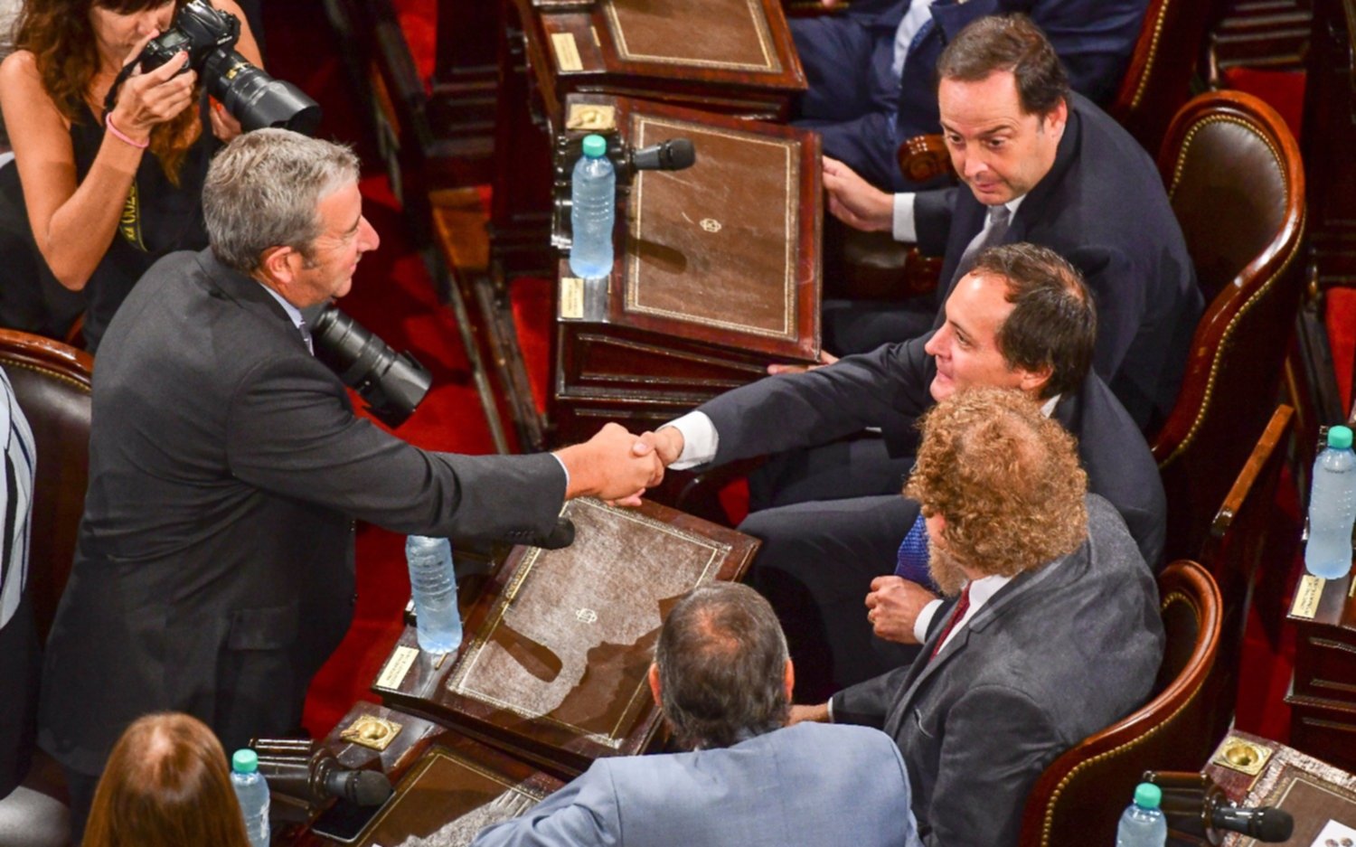 Apertura de la Asamblea Legislativa: voces a favor