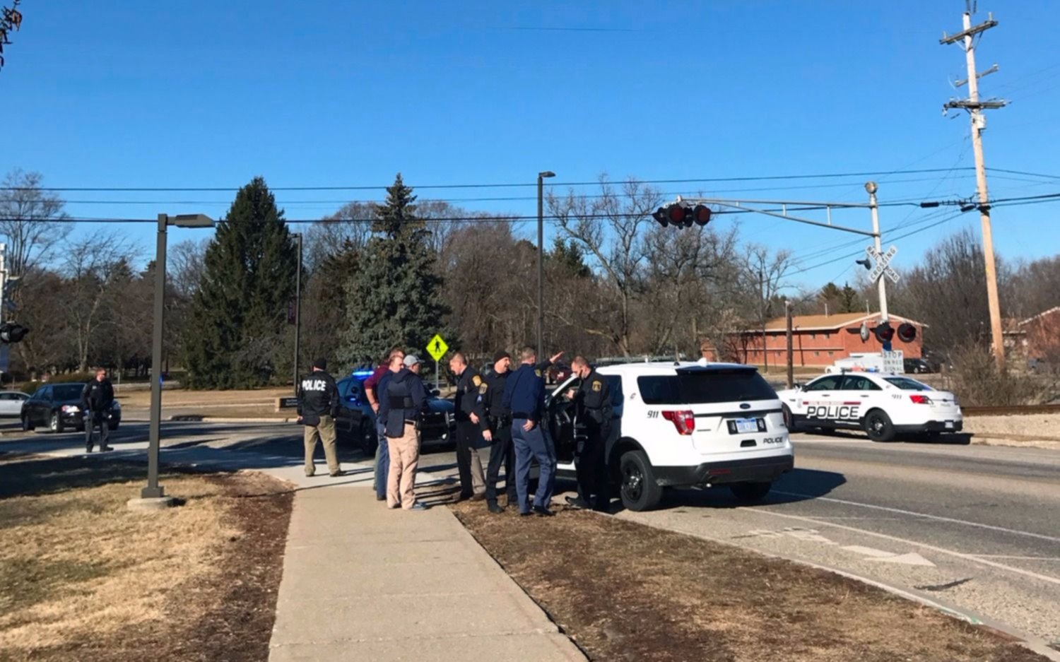 Disparos y dos muertos en una universidad de Michigan: buscan al sospechoso