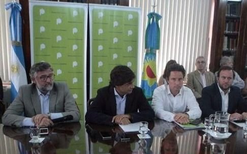 Tras el anuncio del paro, el Gobierno de Vidal convocó a una conferencia de prensa