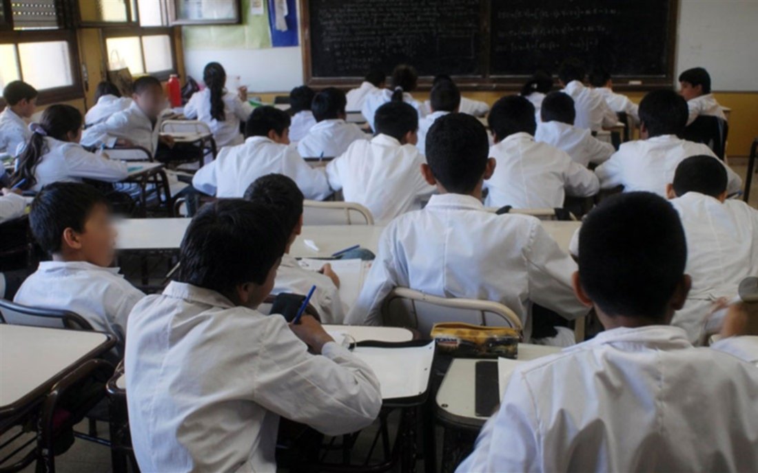 Por no faltar en 2017, más de 35.000 docentes recibieron el pago extraordinario de $4500