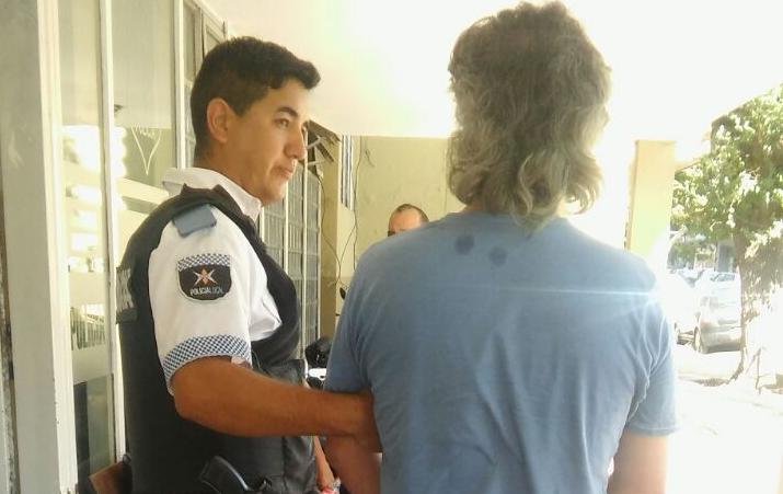 Un hombre detenido por pegarle a su pareja en el barrio El Mondongo