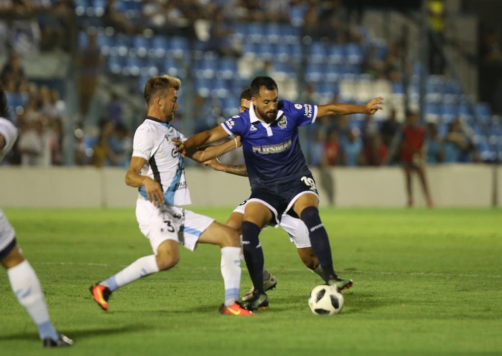 Bronca por el insólito raid que sortearon hasta llegar al estadio