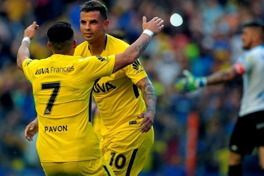 Boca se mide ante Argentinos para estirar más su ventaja