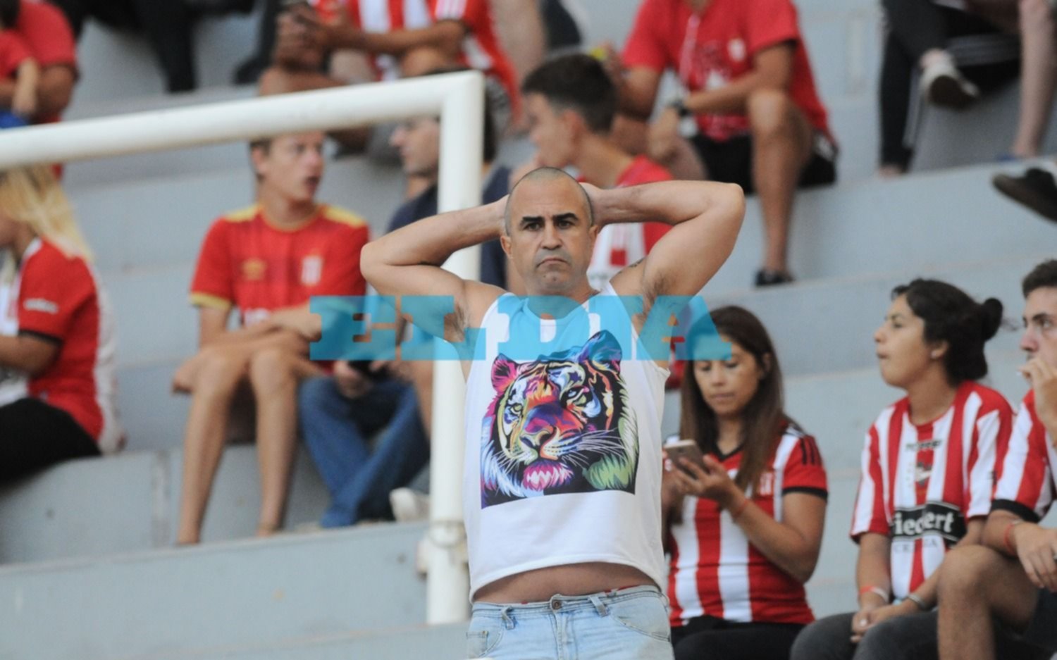 GALERÍA. Los hinchas se hicieron sentir en 25 y 32