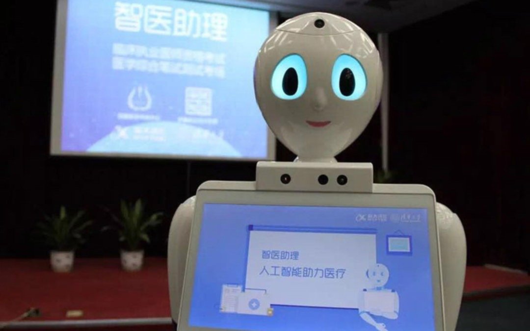China: un médico-robot ya comenzó a tratar pacientes