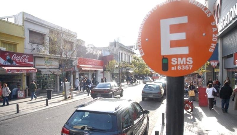 La suba en el estacionamiento trajo rotación en el Centro pero también quejas de los usuarios