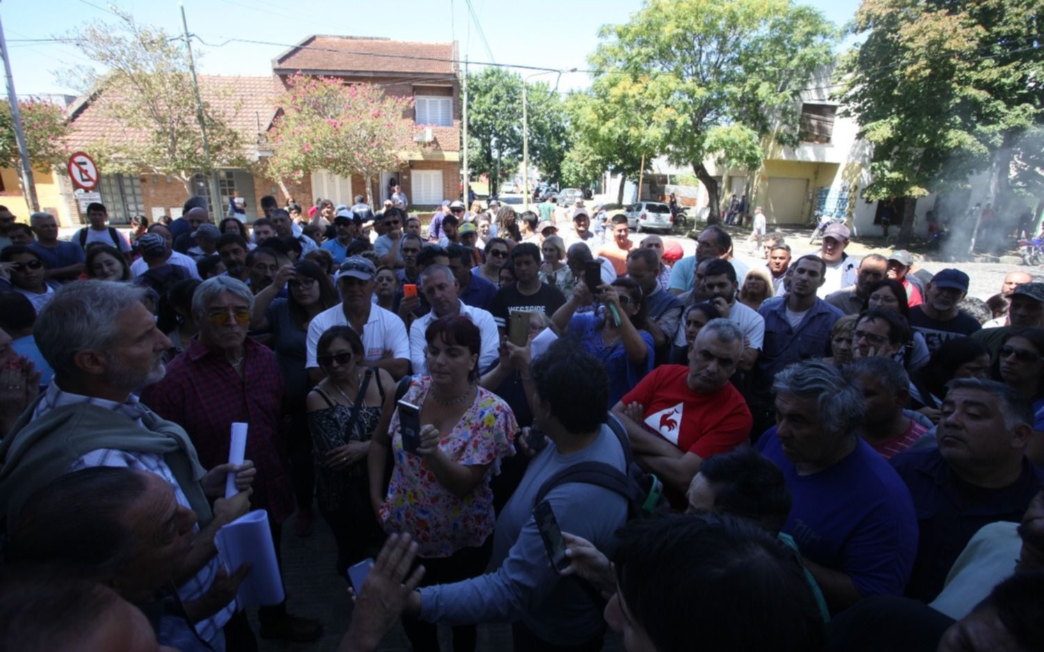 Berisso: retención de tareas y protesta de municipales por retrasos en el pago de sueldos