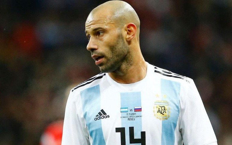 Mascherano le marcó la cancha a Sampaoli y dejó en claro en qué puesto quiere jugar
