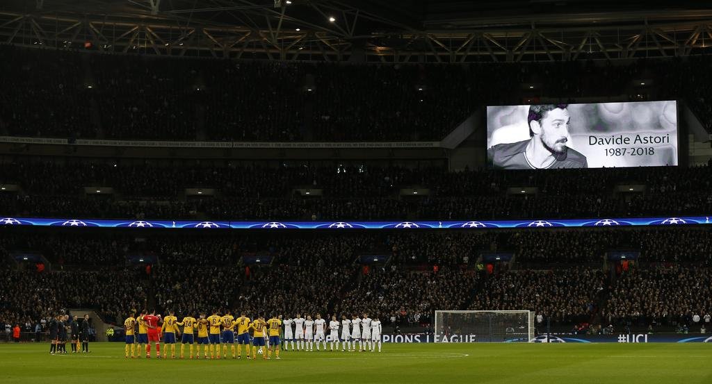 Wembley se enmudeció con el minuto de silencio en recuerdo a Astori