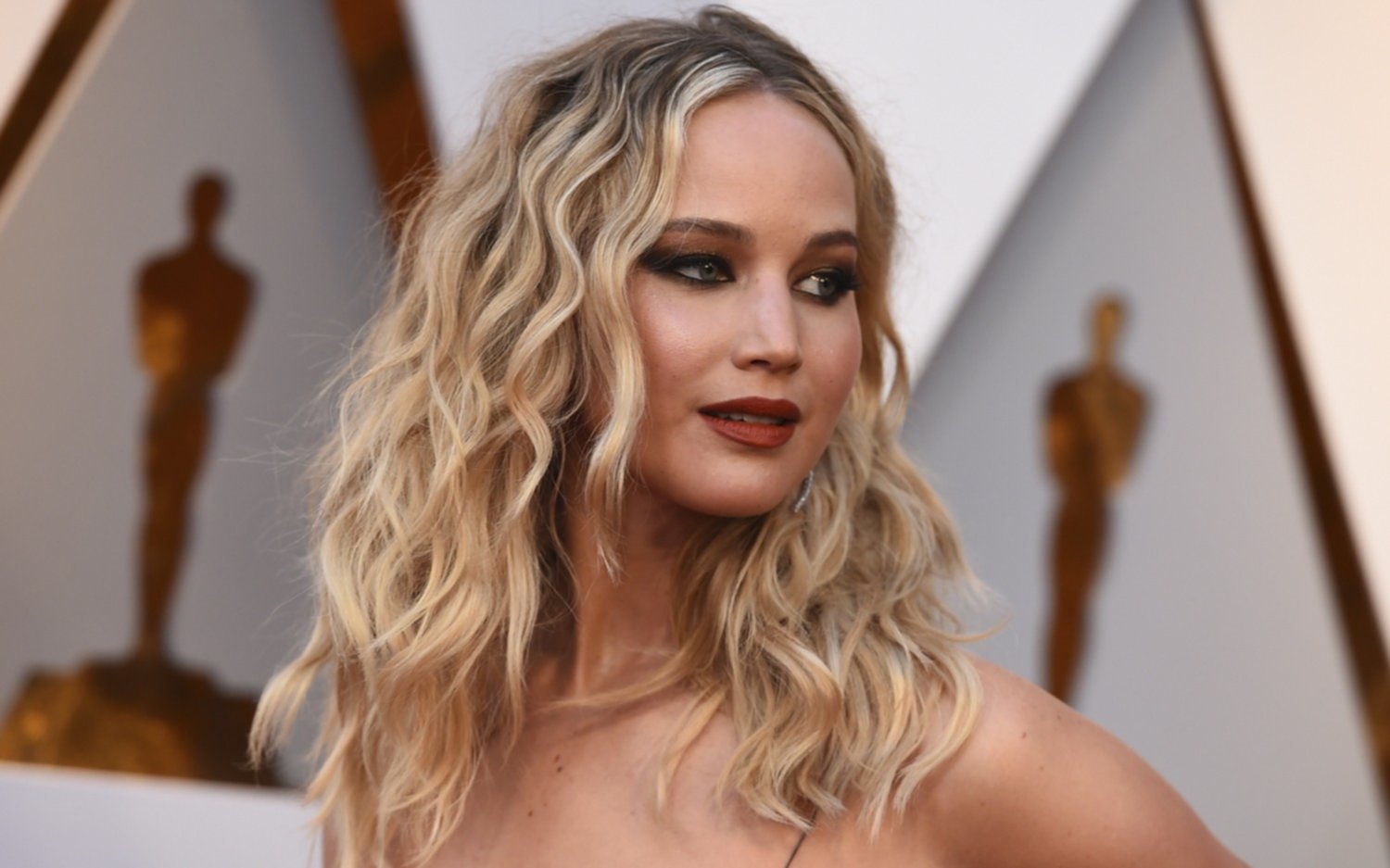 Jennifer Lawrence reveló una particular exigencia para intimar con sus parejas