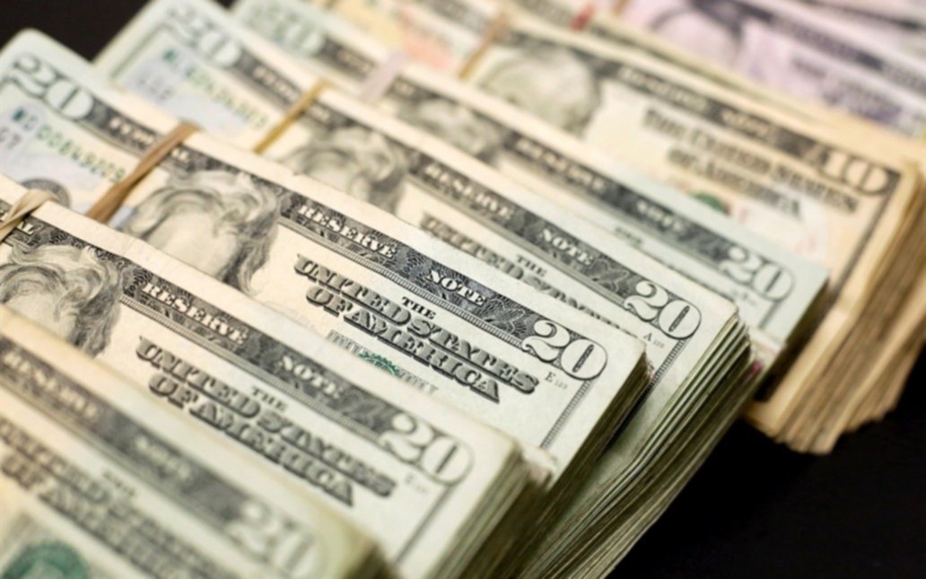 El dólar cerró en $ 20,54