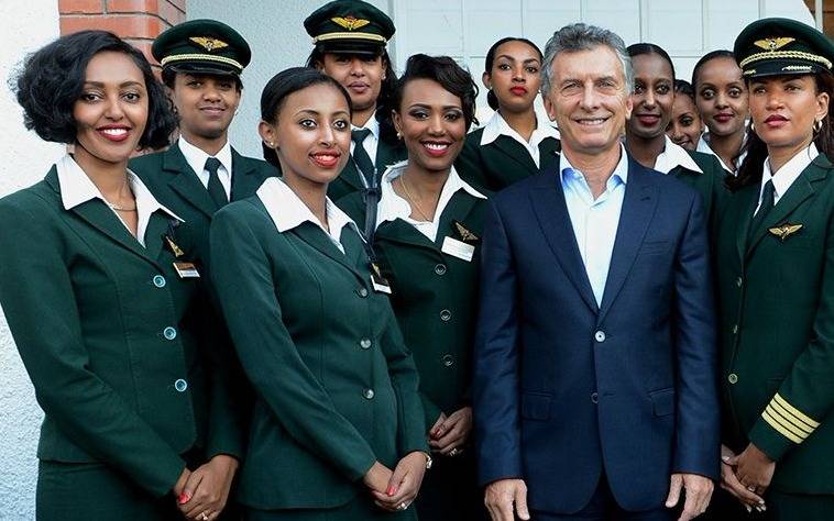 La tripulación de Ethiopian Airlines visitó a Macri en Olivos