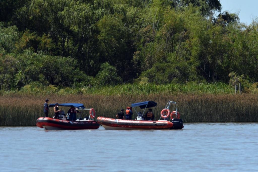 Búsqueda desesperada de un joven que se tiró al río desde un catamarán en el Delta