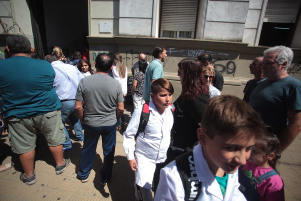En la mesa técnica el gobierno reiteró la oferta del 15% y se profundizó el malestar docente