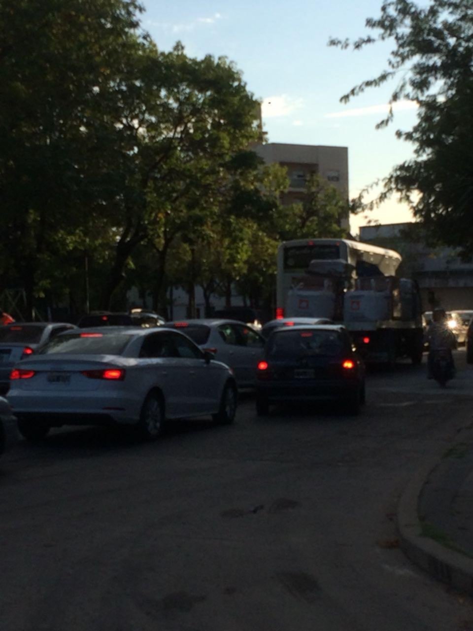 La Plaza de 19 y 44, escenario del caos vial