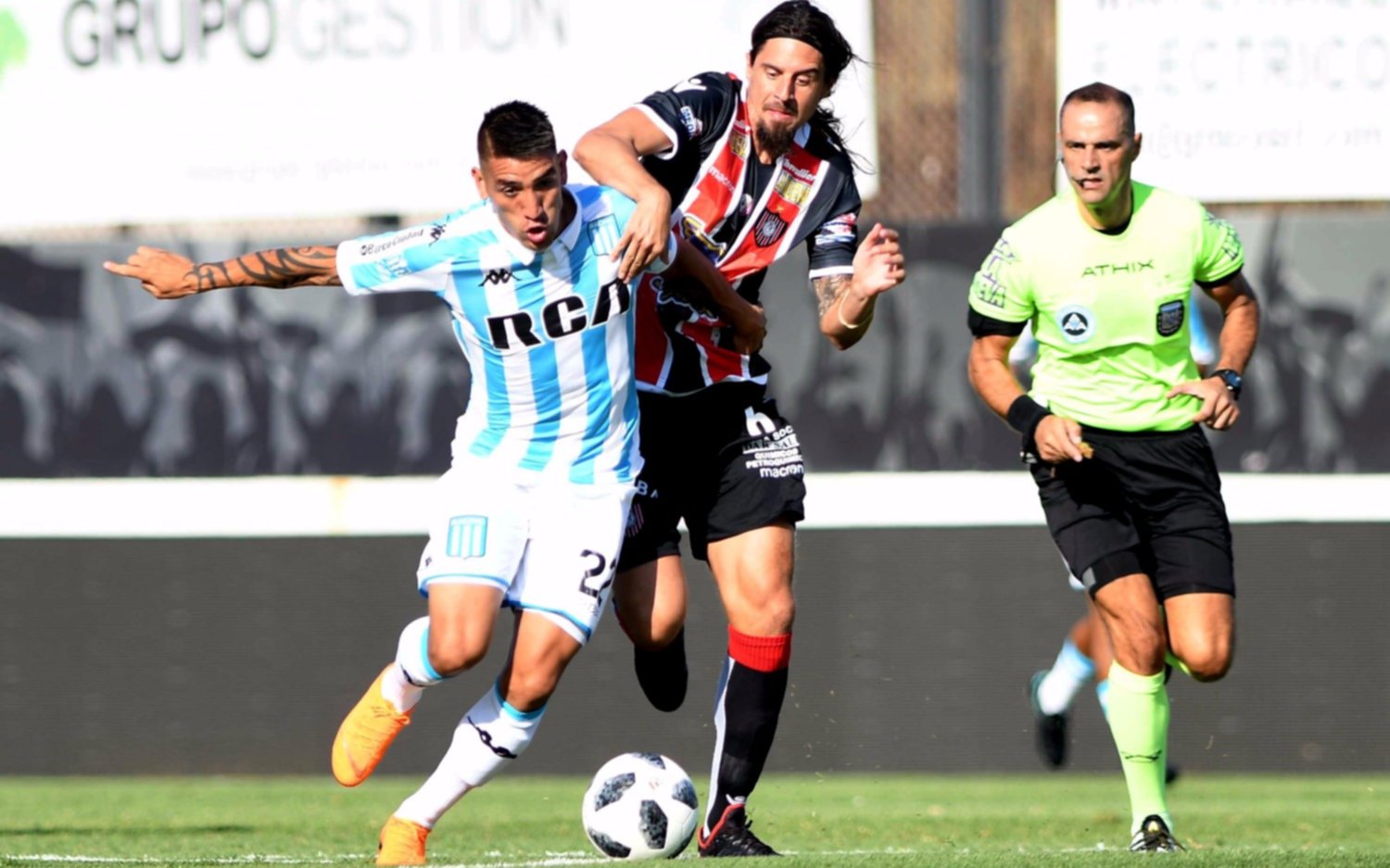 Chacarita y Racing no pasaron del empate