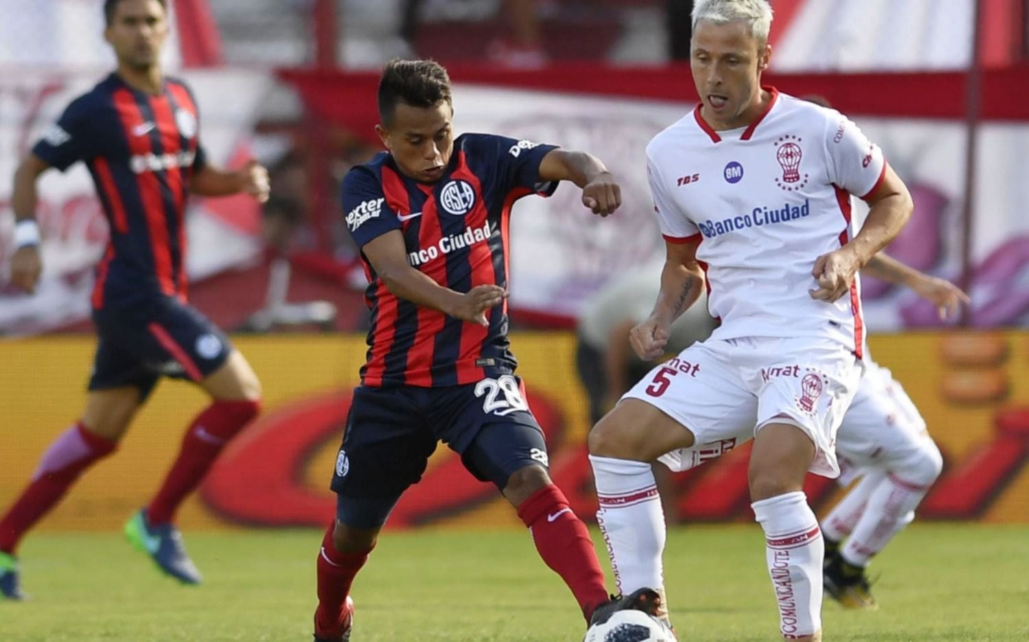 Huracán y San Lorenzo terminaron a mano en el Clásico