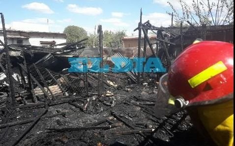 Una mamá y su bebé hospitalizados tras sufrir quemaduras en un incendio en El Carmen