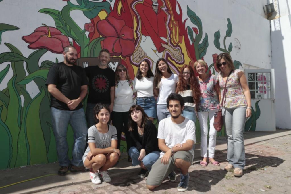 Estudiantes de Bellas Artes viajan a Francia para hablar sobre la nueva inmigración