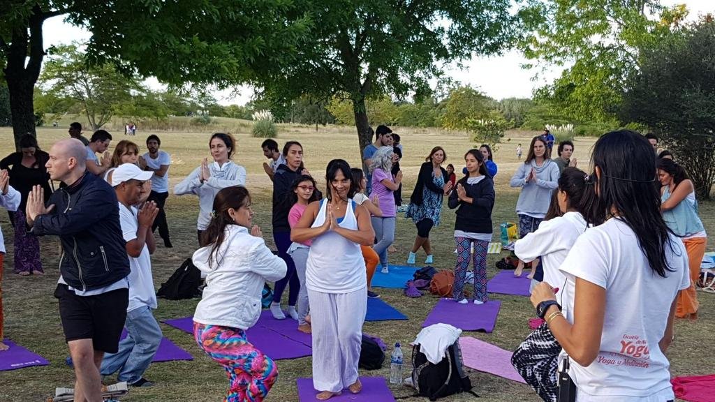 Jornada gratuita y solidaria de yoga en el Parque Ecológico