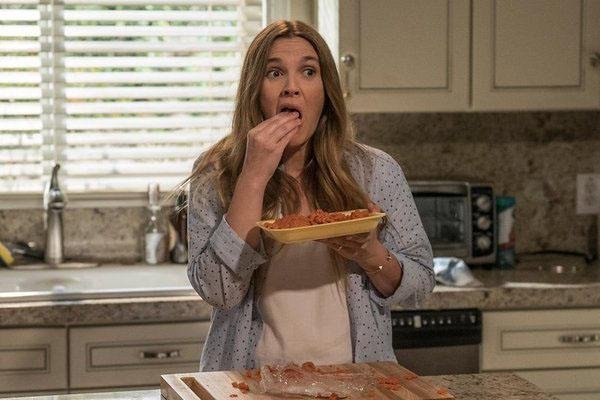 Drew Barrymore vuelve a la vida zombie de “Santa Clarita”