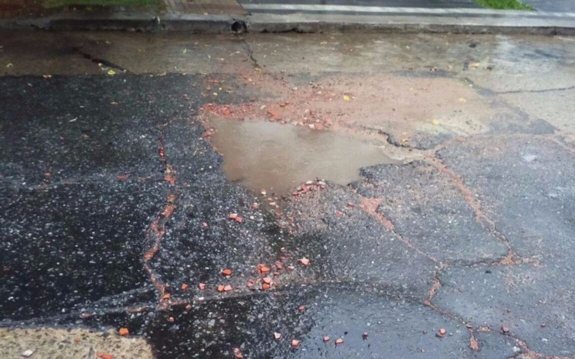 Advierten por calzada en mal estado  en 62, 17 y 18