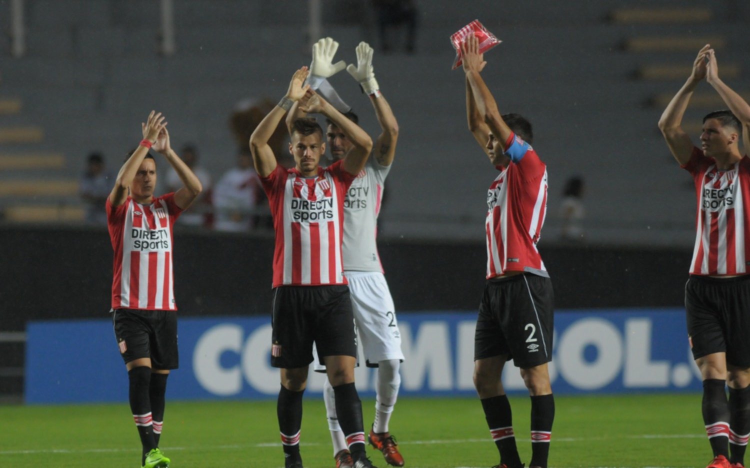 Desábato: "Somos un equipo solidario que tapa falencias con el sacrificio"