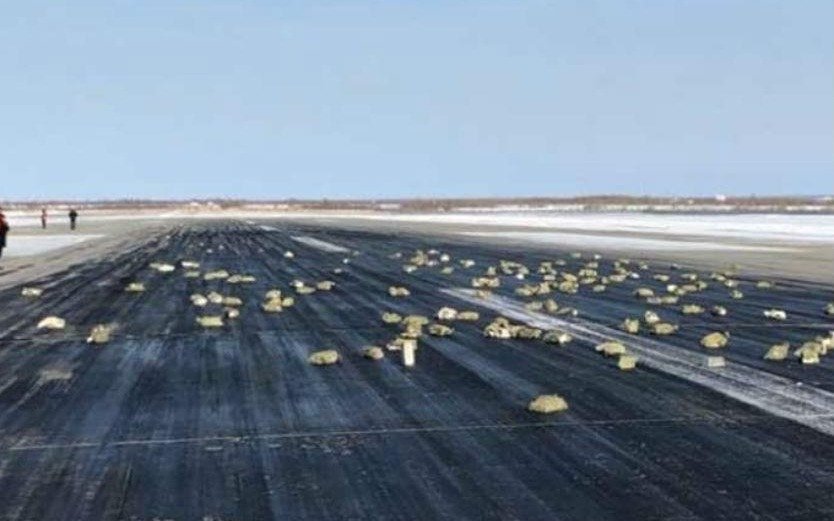 Cayeron tres toneladas de oro desde un avión en un aeropuerto en Siberia
