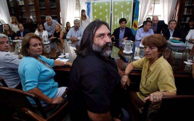 El miércoles, el gremio de docentes pedirá "no menos de 20% de aumento"