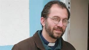 “La mayoría de los obispos vive austeramente”, dijo monseñor Carrara