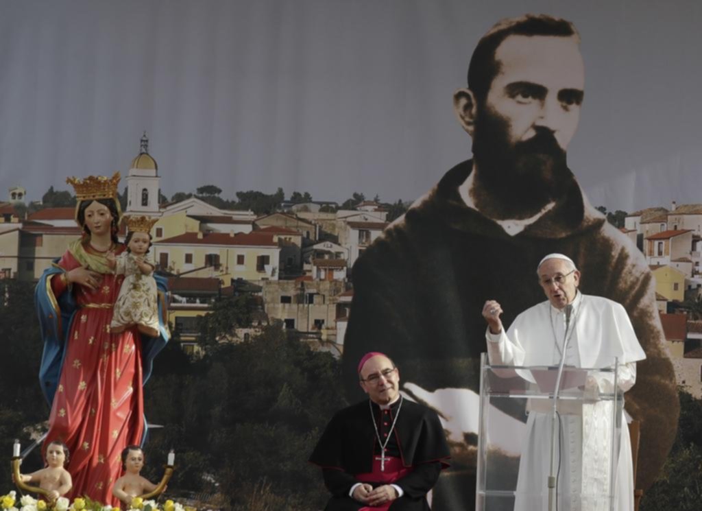 “A los que puedan sentirse ofendidos les pido perdón”, dijo el Papa a los argentinos