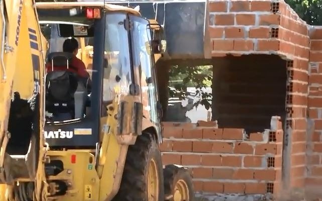 Derribaron el búnker número 54 que funcionaba un barrio de José C. Paz