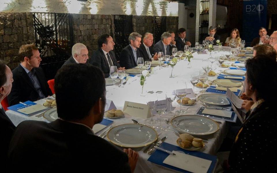 Marcos Peña participó de almuerzo con integrantes del Bussines 20