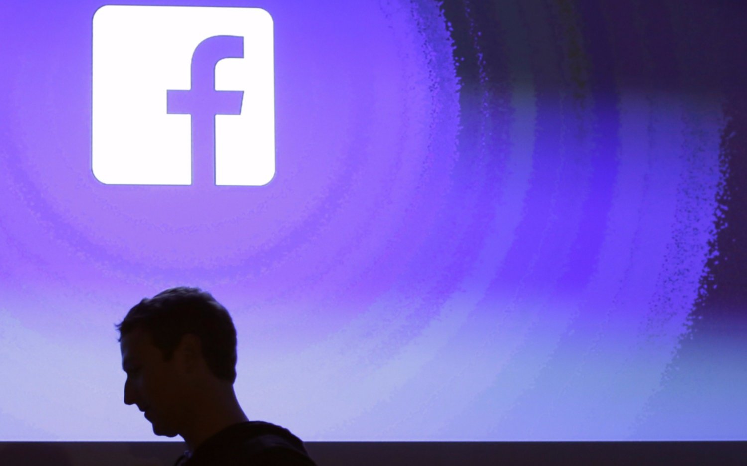 Filtración de datos en Facebook: el Parlamento Europeo invitó a Zuckerberg a dar explicaciones