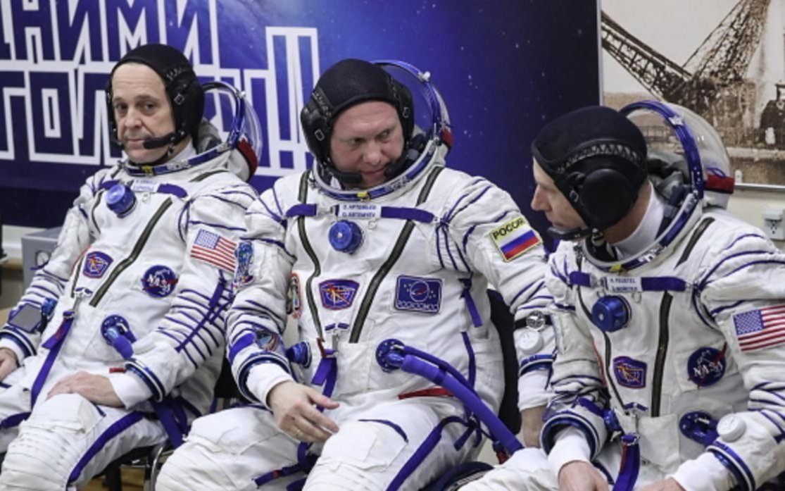 La pelota del Mundial viajó al espacio y ya proponen un partido "galáctico"