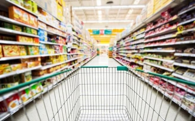 Las ventas en supermercados cayeron un 3,1% en enero