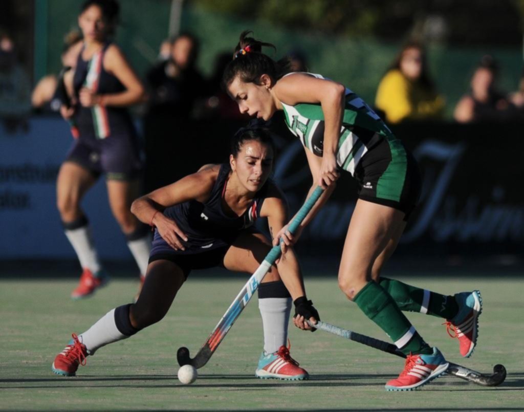 Universitario y Santa Bárbara B disputan el clásico platense de hockey femenino de Primera B