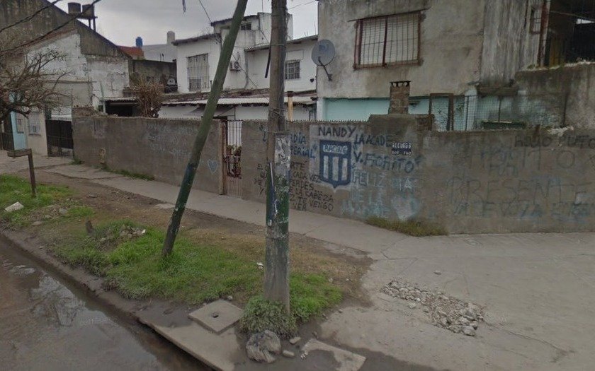 Le apedrearon el auto, volvió con un arma y mató a una chica de un tiro en la cabeza