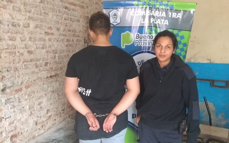 Balacera, un joven herido y otro detenido en bar de diagonal 74 y 48