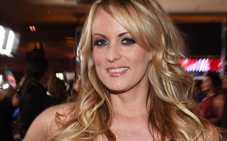 La actriz porno vinculada a Trump dijo que calló porque fue amenazada