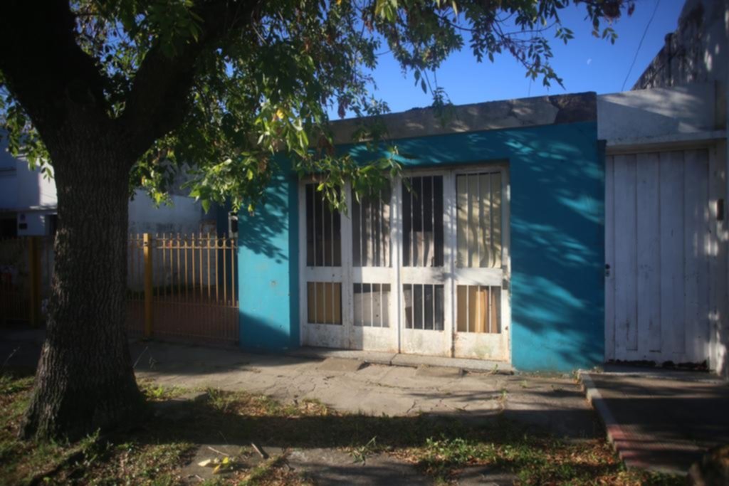 Dos chicos de 6 y 8 años fueron rescatados de un incendio en su casa de Villa Zula