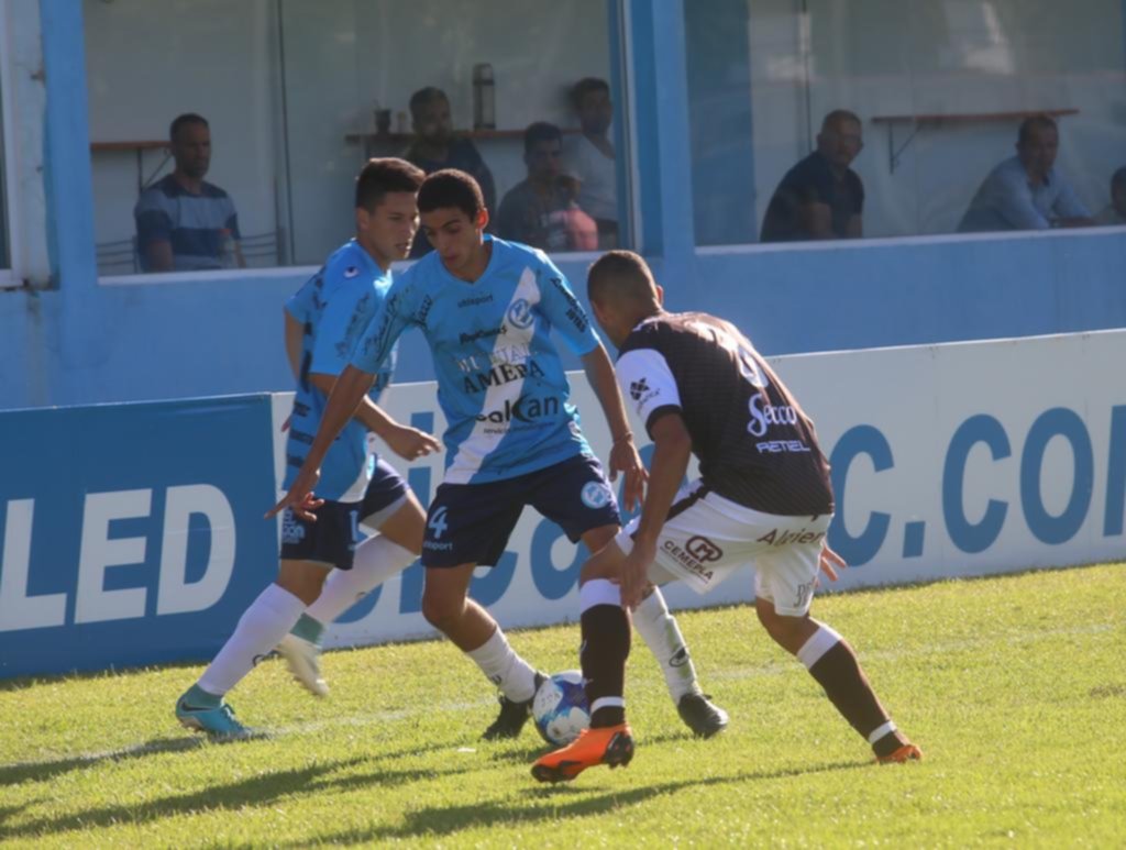En el último suspiro del partido, Villa San Carlos se quedó sin nada ante el Calamar