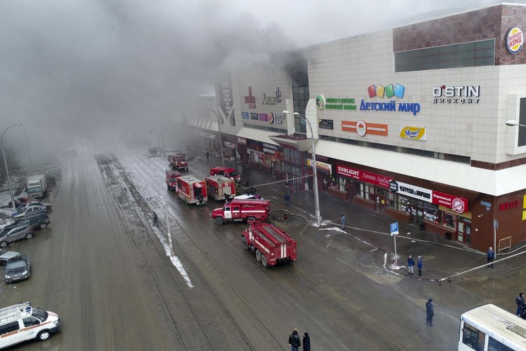 Al menos 37 muertos y 69 desaparecidos en un centro comercial de Siberia