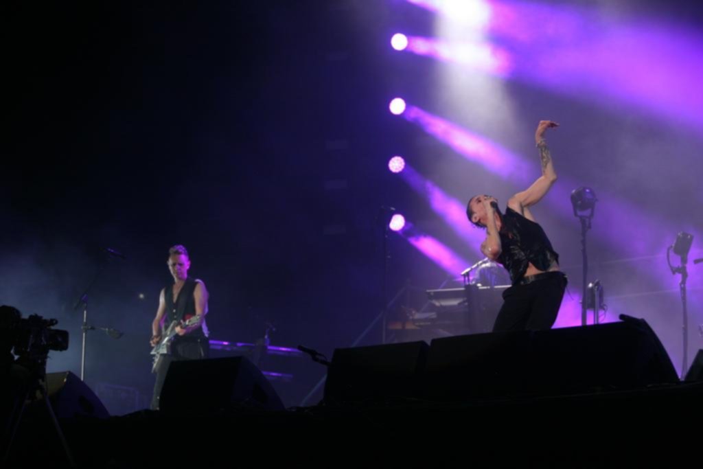Depeche Mode en La Plata: furia del público en las redes sociales por las pantallas apagadas